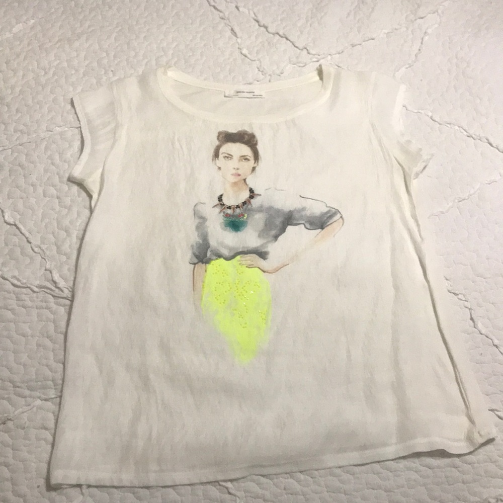 ZARA TOP WITH GRAPHIC SIZE MEDIUM